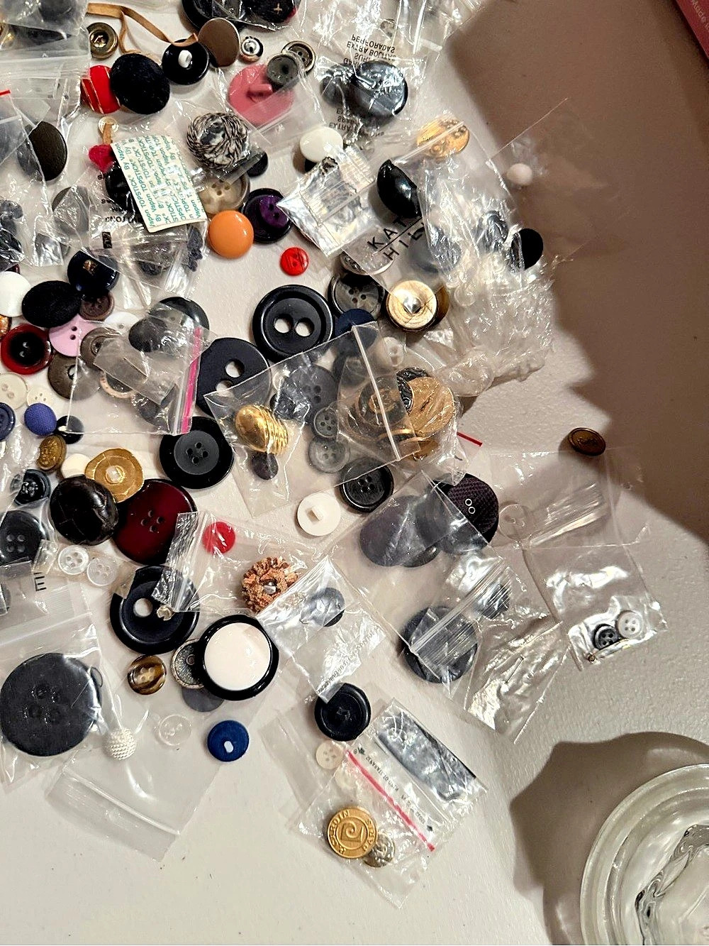 Assorted Buttons Craft Sewing Collection - Picture 3 of 7